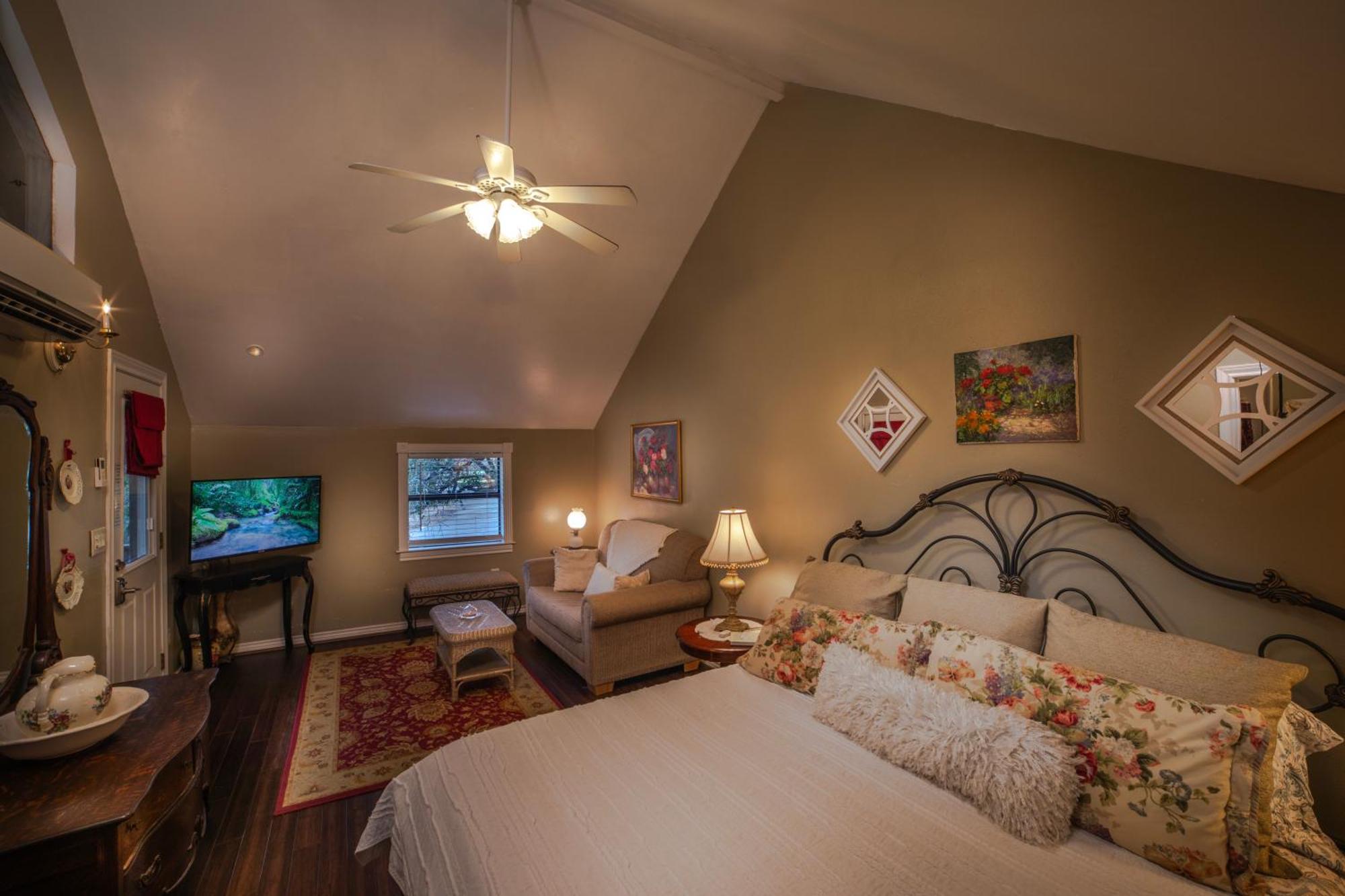 Bed And Breakfast On White Rock Creek Waco Extérieur photo