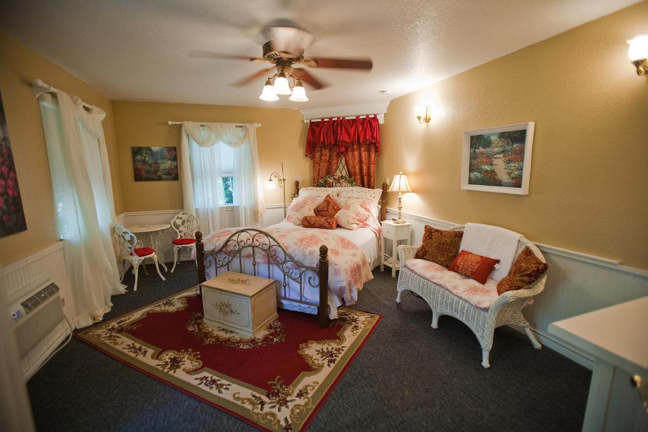 Bed And Breakfast On White Rock Creek Waco Extérieur photo